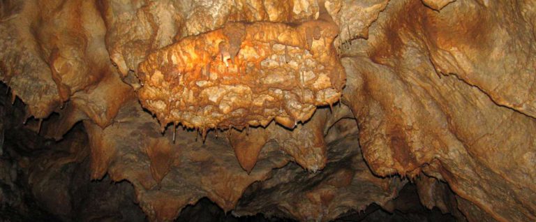 Bernifal: una cueva decorada del valle de Vézerè
