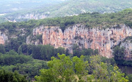 Grotte de la Bigourdane: renos grabados en Occitania
